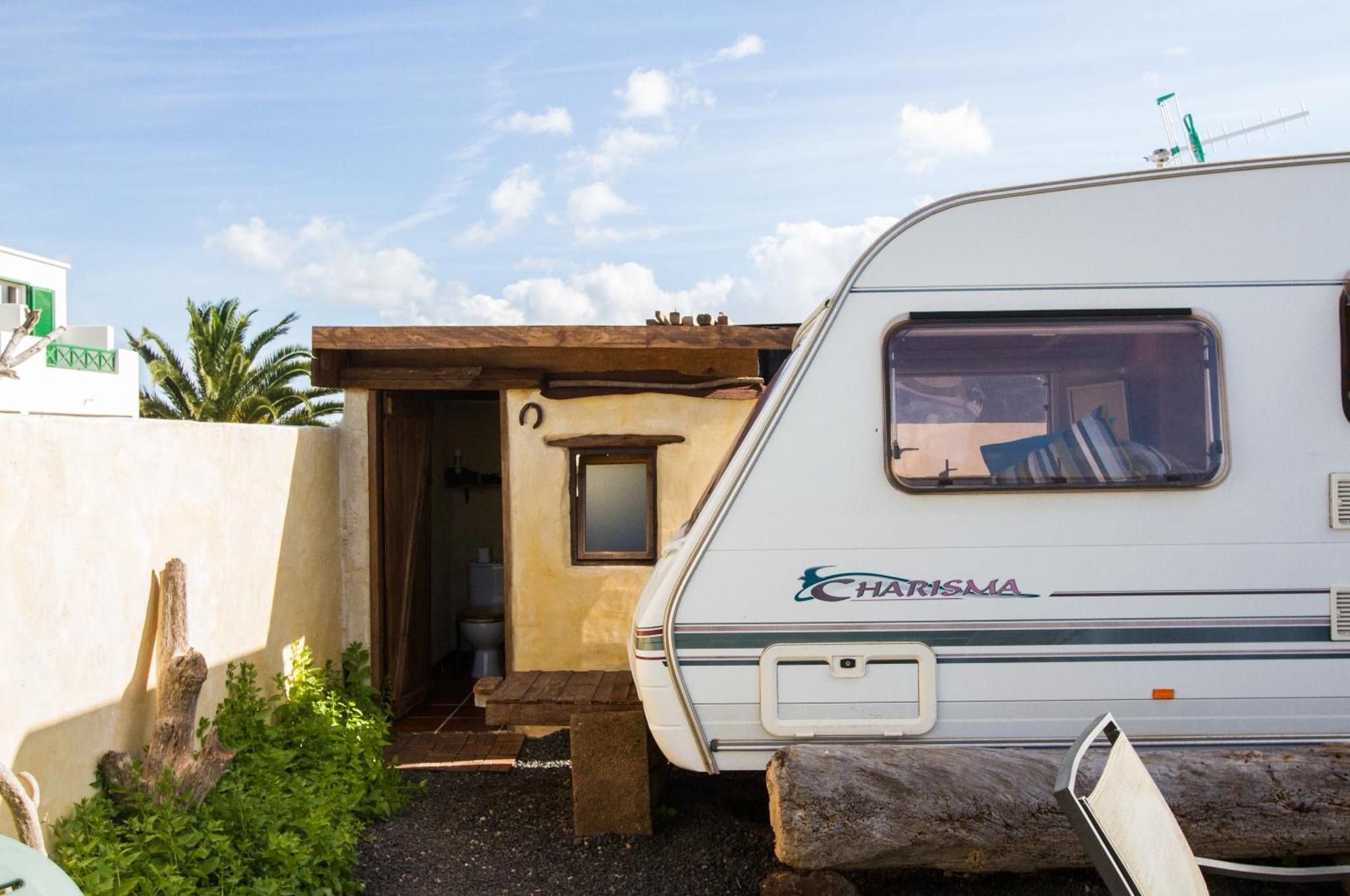 Caravan Apartment Tinajo Exteriör bild