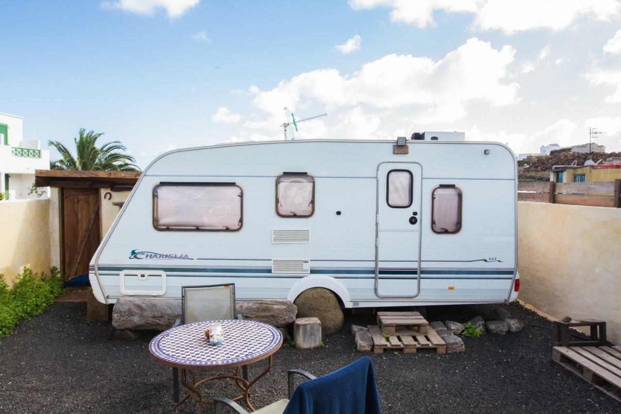 Caravan Apartment Tinajo Exteriör bild